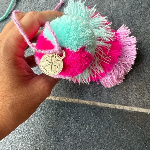 2 Squeeze de Citron Poms Tassels - Picture 4 of 5